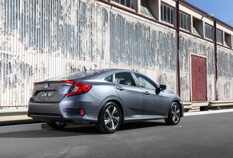 Honda Civic VTi-LX Sedan (FC) 2019 года  (AU) (фото 12 из 28)